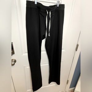 COPY - NWT Figs Black Livingston scrub pants Med Tall